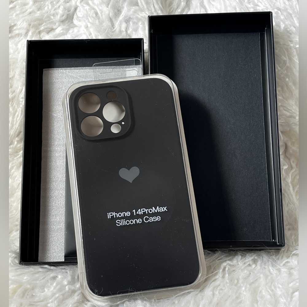 Apple iPhone 14 Pro Max Silicone Case with screen protector, black